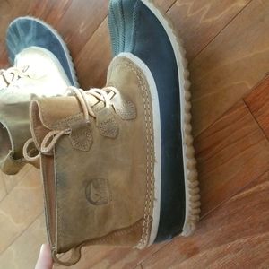 Sorel out n about lace boots -duck boots